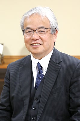 中学高等学校 校長　髙橋 英樹の写真