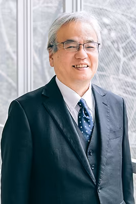 中学高等学校 校長　髙橋 英樹の写真